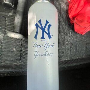 New York Yankees Frosted Water Bottle – MLB Official